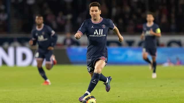 PSG anuncia que Messi e outros três jogadores dão positivo para a covid-19