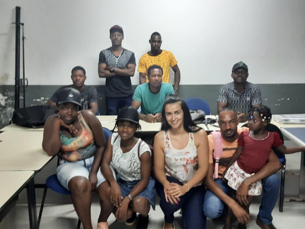Grupo de haitianos é alfabetizado pela secretaria estadual de Educação em Sinop