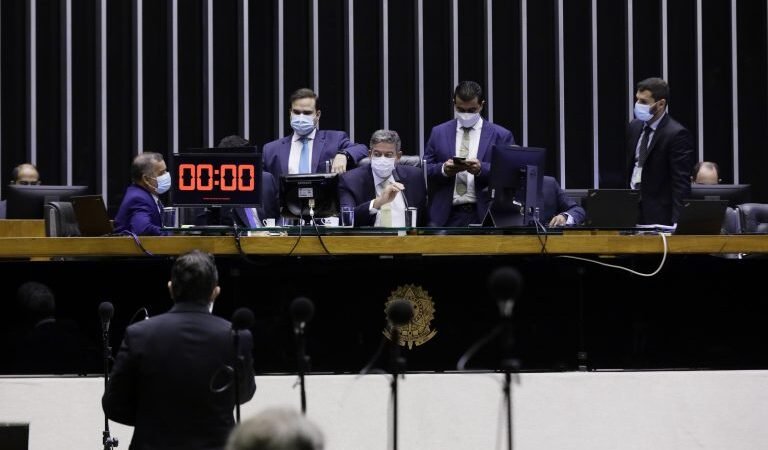 Câmara aprova projeto que regulamenta educação domiciliar; dois de Mato Grosso foram contrários