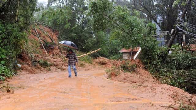 Chega a 100 o número de mortes devido às chuvas em Pernambuco