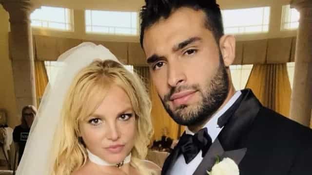 Mãe de Britney celebra casamento da filha, mesmo sem convite