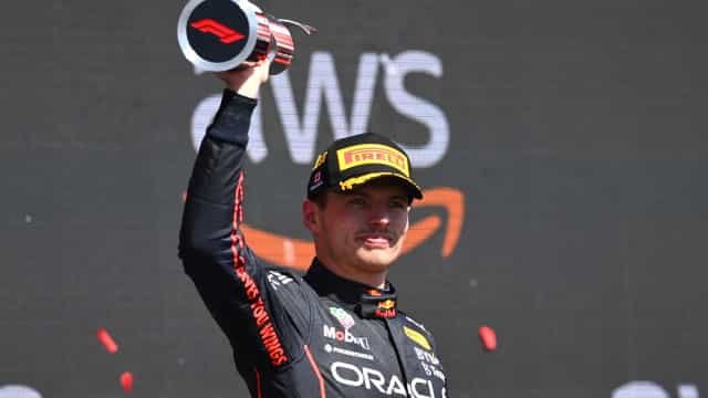 Verstappen segura pressão de Sainz no fim da prova e vence GP do Canadá