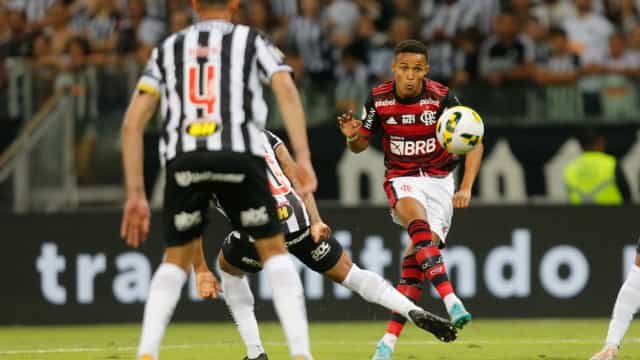 Em prévia de confronto pela Copa do Brasil, Atlético derrota Flamengo