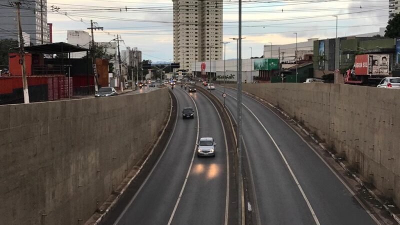 Especialistas em economia defendem medidas mais rígidas de distanciamento social