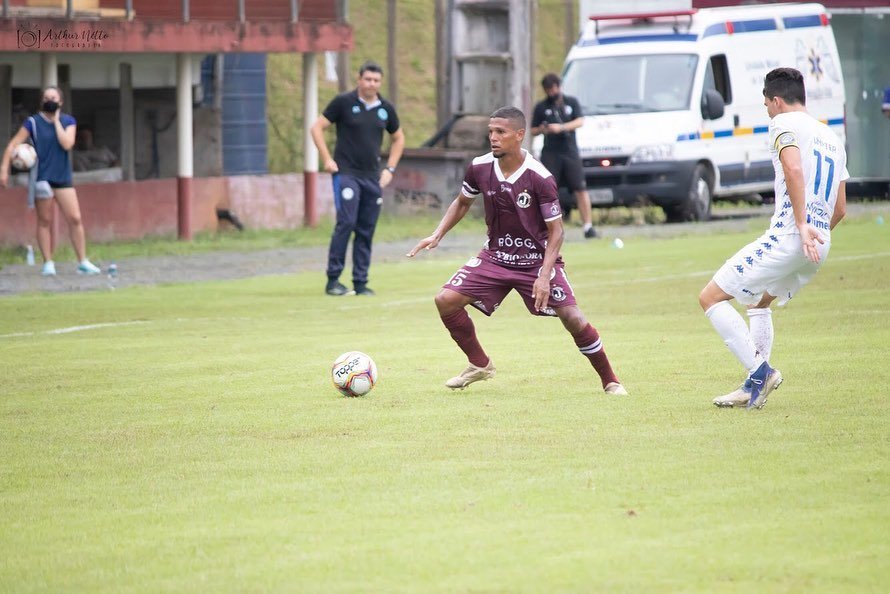 Decisivo na vitória sobre o Figueirense, Fabinho valoriza evolução do Juventus: “No caminho certo”