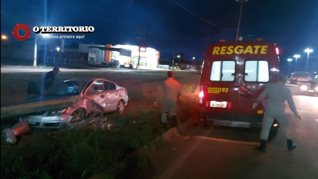 Motorista perde o controle e bate violentamente em poste na BR-163 em Guarantã do Norte