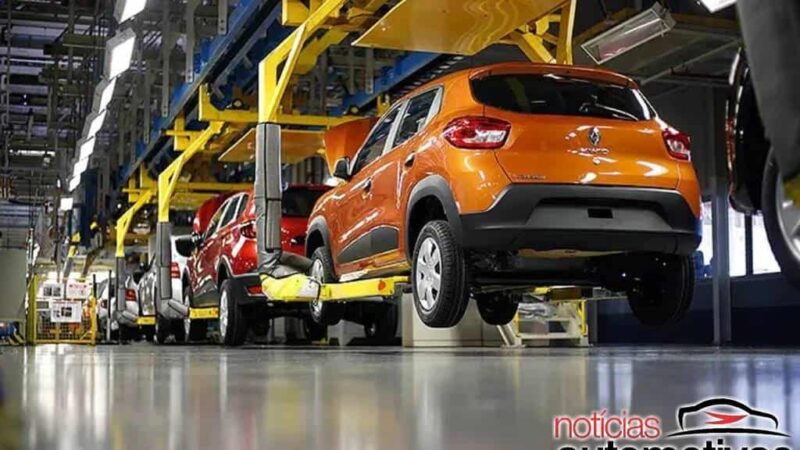 Renault e Toyota suspendem produção no Brasil por conta da Covid