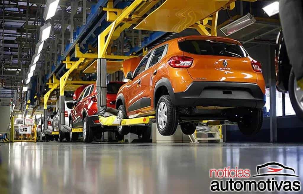 Renault e Toyota suspendem produção no Brasil por conta da Covid