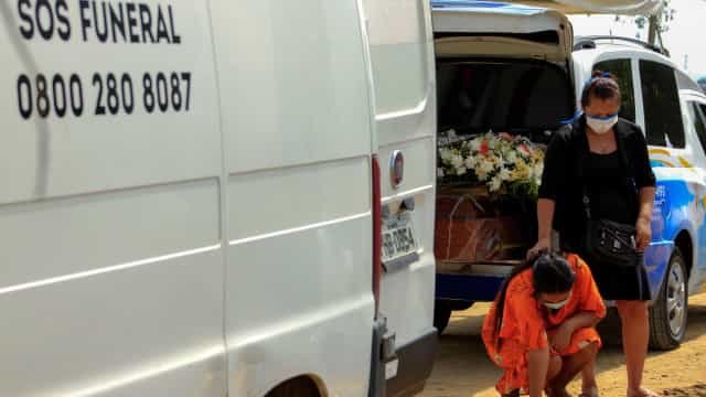 Com média de 2.255 mortes por covid, Brasil bate recorde pelo 23º dia