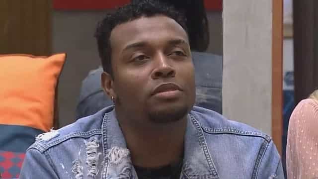 Nego Di pede para filho de Arlindo Cruz superar piada com AVC do pai