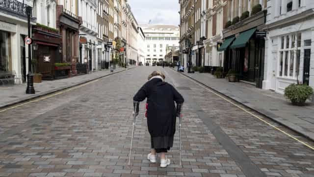 Europeus atiram para vários lados para tentar fugir da 3ª onda