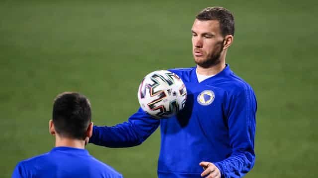 Craque da Bósnia-Herzegovina, Edin Dzeko venceu a guerra para brilhar no futebol