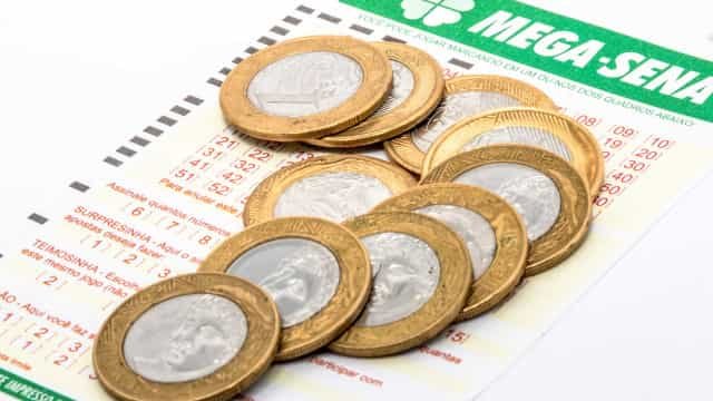 Sorteio da mega-sena pode pagar R$ 27 milhões neste sábado