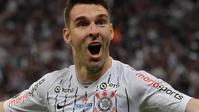 Boselli diz que errou ao vir para o Corinthians. ‘Me deve um montão de dinheiro’