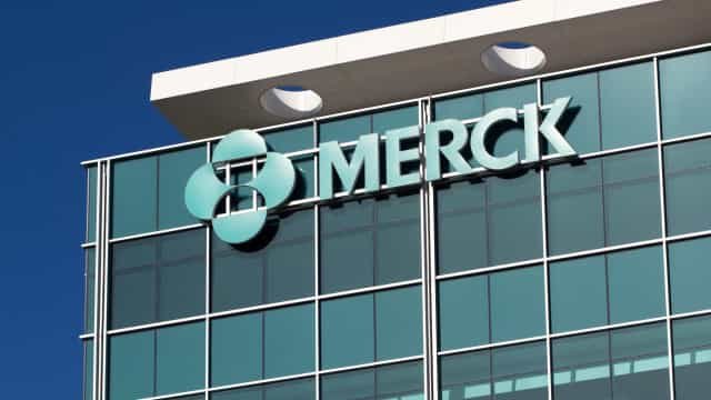 Merck cancela tratamentos para pacientes hospitalizados com covid-19