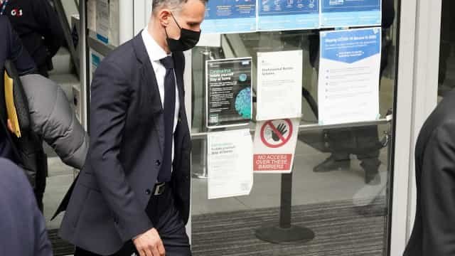 Ryan Giggs comparece a tribunal em Manchester e nega agressões a mulheres