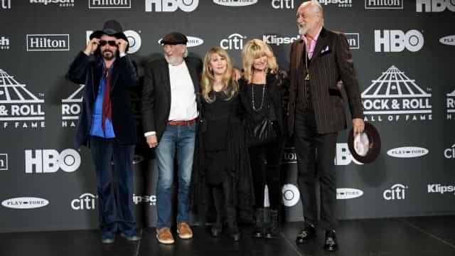 Fleetwood Mac retorna ao seu blues rock de beira de estrada em disco com amigos