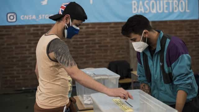 Conheça o perfil de 5 nomes eleitos para a Assembleia Constituinte do Chile