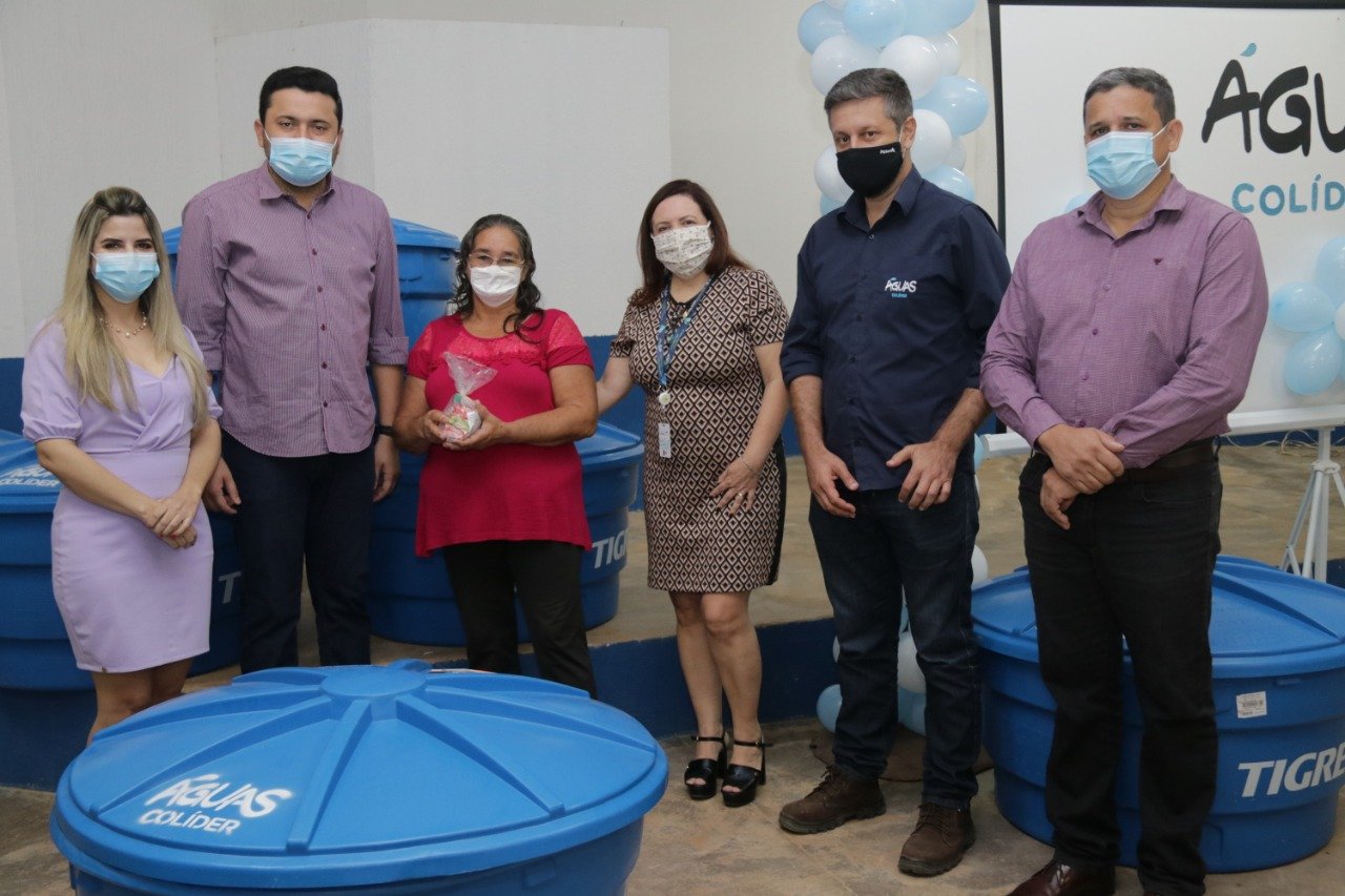 PARCERIA ENTRE PREFEITURA E ÁGUAS COLÍDER RESULTA NA DOAÇÃO DE MAIS DE 300 CAIXAS D’ÁGUA