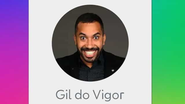 Gil Do Vigor Se Emociona Ao Receber Primeiro Exemplar De Seu Livro