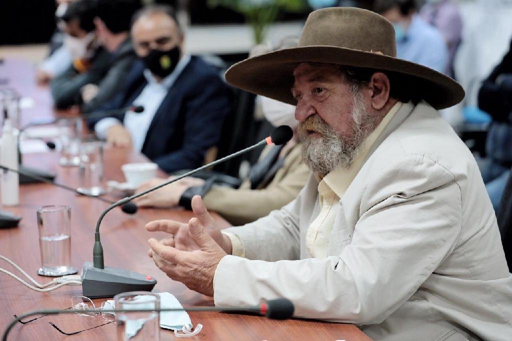 “O futuro chega com a construção dessa ferrovia estadual”, afirma deputado Barbudo