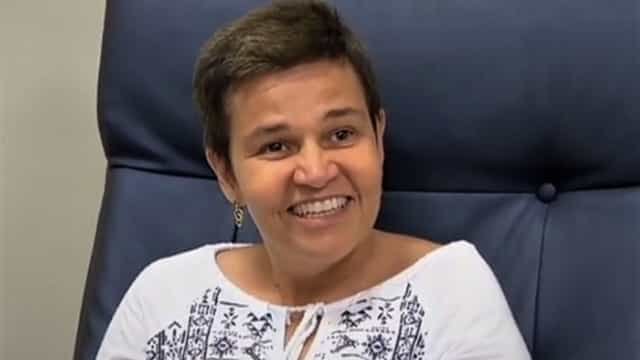 Claudia Rodrigues deixa hospital e fala da luta contra sequelas da esclerose