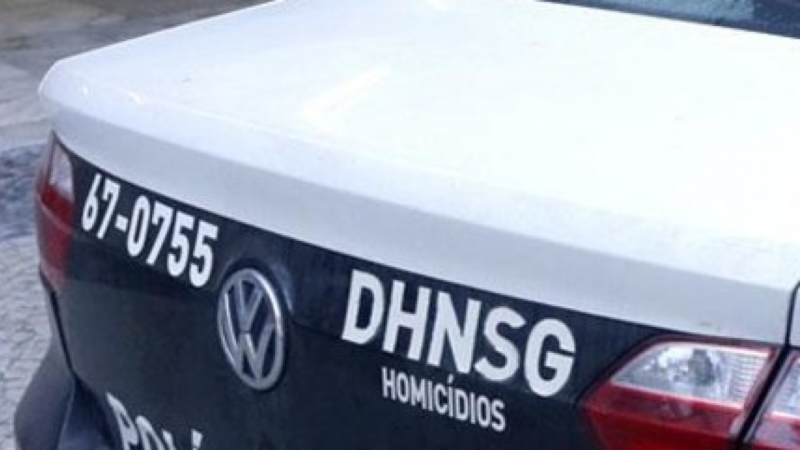 Mãe é presa após corpo de bebê ser encontrado desfigurado