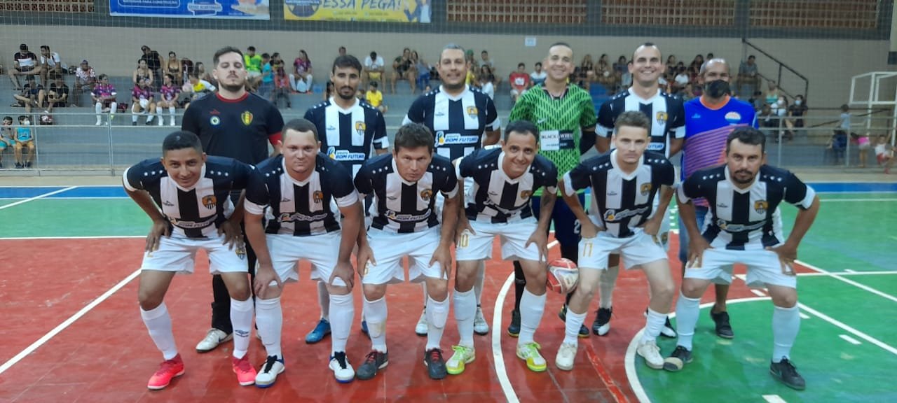 Equipe na Black White vence nas duas categorias no campeonato de futsal de Guarantã do Norte