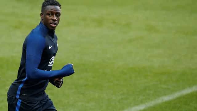 Justiça britânica rejeita fiança e mantém prisão de lateral do Manchester City