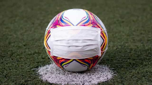 Manchester e Juventus revelam prejuízo com efeitos da pandemia de covid-19