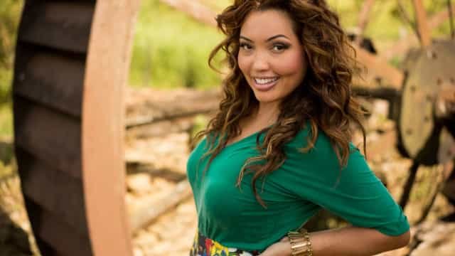 Conheça Karinah, cantora que comprou casa de Xuxa e quer mulheres no samba