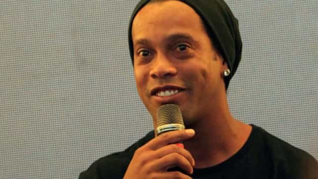 Ronaldinho Gaúcho lança aplicativo que traz bastidores de sua vida e carreira