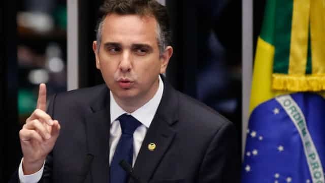 Em Portugal, Pacheco dispara munição contra Bolsonaro e Moro