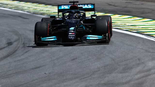 Hamilton supera punições, vence GP de São Paulo e encosta em Verstappen