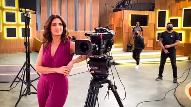 ‘Ser feliz hoje’, diz Fátima Bernardes ao relembrar um ano de cura do câncer