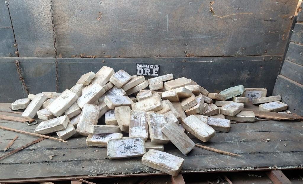 Polícia Civil apreende carga com 102 tabletes de cocaína no interior de MT