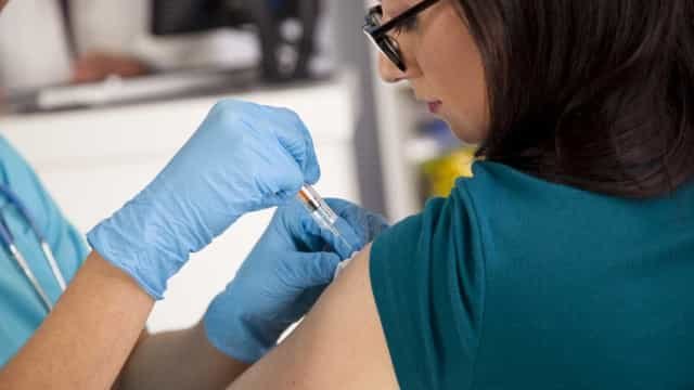 SP faz vacinação contra covid-19 e influenza em todos os postos