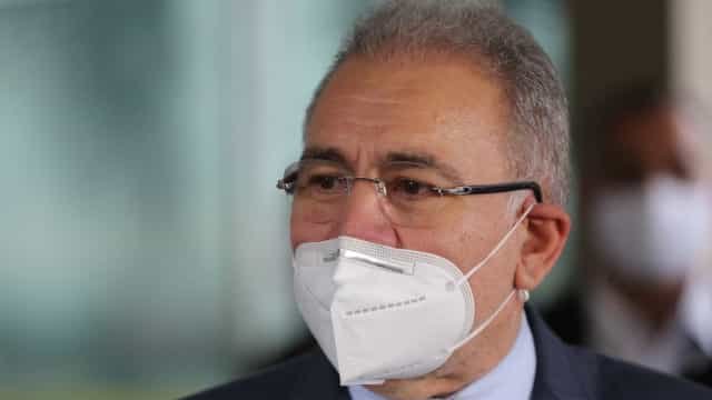 Queiroga não informa se Saúde comprará Coronavac para crianças