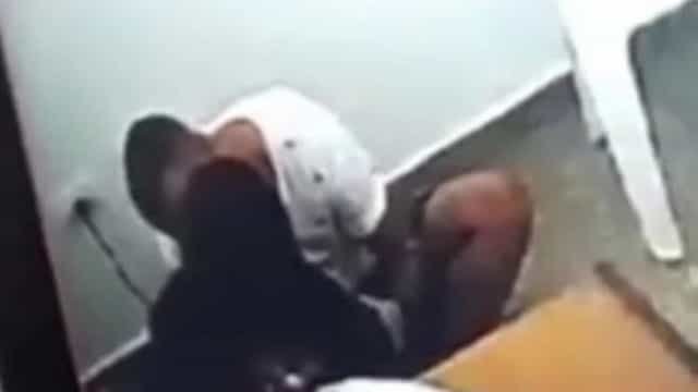 Juíza é flagrada beijando condenado por matar polícia na Argentina