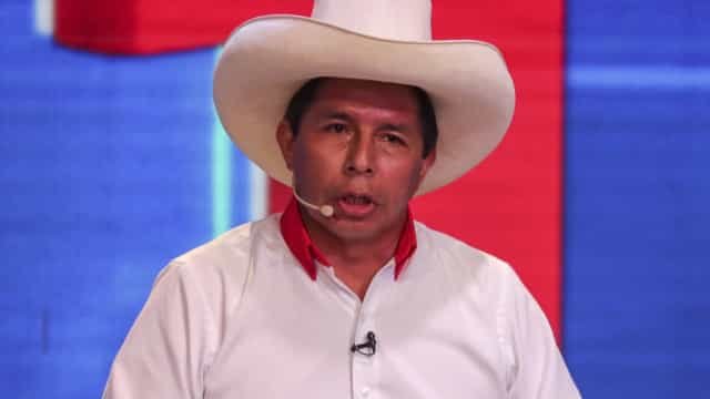 Presidente do Peru propõe nova Constituição em meio a crise política