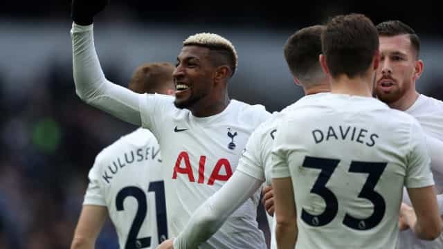 Tottenham vence Aston Villa fora e abre vantagem no 4º lugar do Inglês