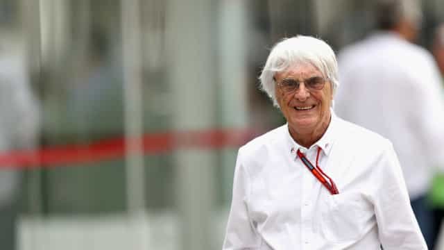 Ex-chefe da F1, Ecclestone minimiza racismo contra Hamilton e apoia Putin