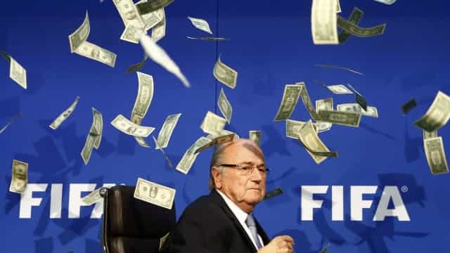 Blatter e Platini têm processo aberto na Suíça por fraude de R$ 9,2 mi na Fifa