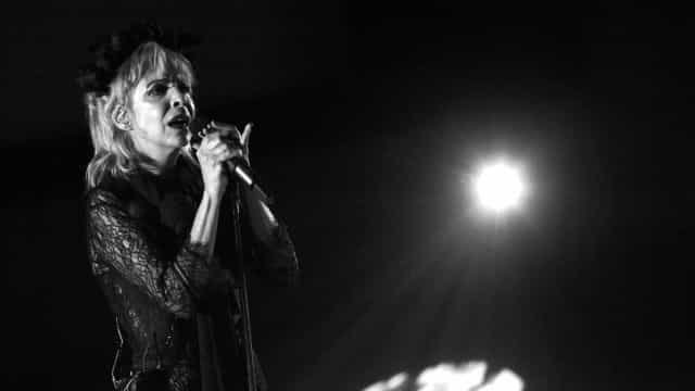 Cantora Julee Cruise morre aos 65 anos