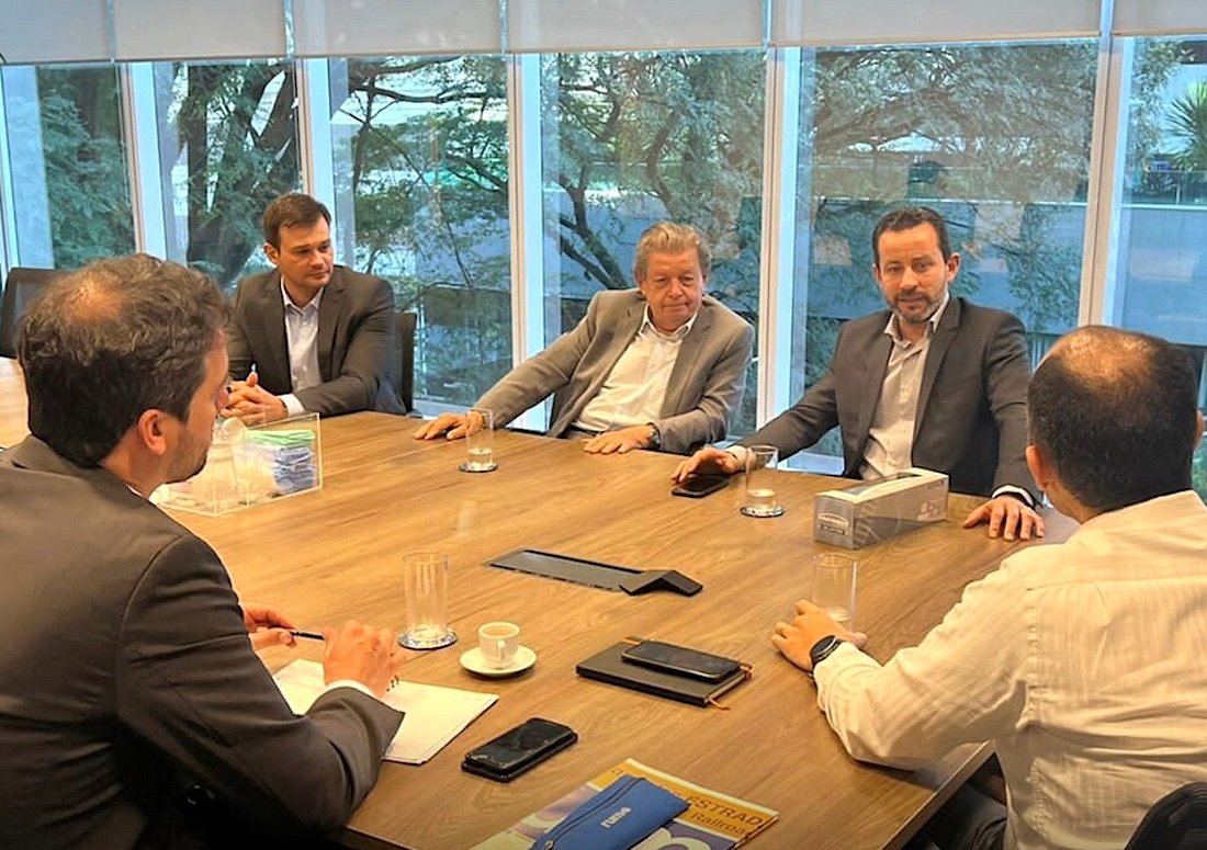 Prefeito conhece em SP cronograma de obras da ferrovia estadual a Nova Mutum até 2027