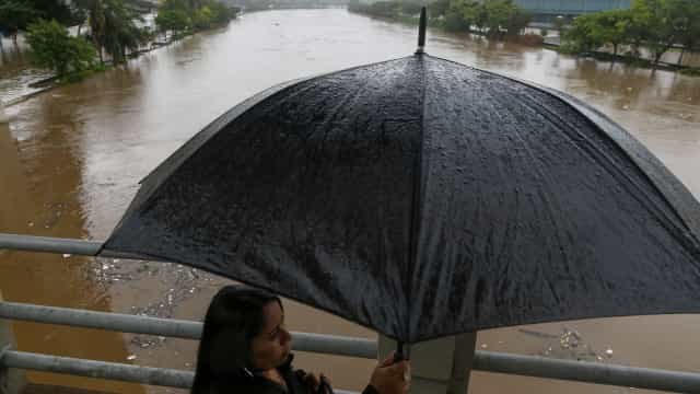 Homem salva mulher, sogra e enteados, mas morre durante enxurrada em Porto Alegre