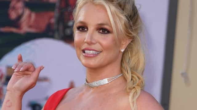Britney Spears deixa sua tutela no passado para ser feliz nua na internet