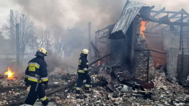 Ataques próximos a usina na Ucrânia deixam 13 civis mortos, diz governador