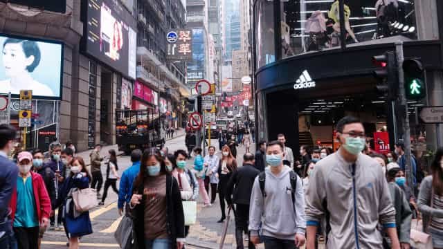 China encara pior surto de coronavírus em 6 meses e descarta fim da Covid zero