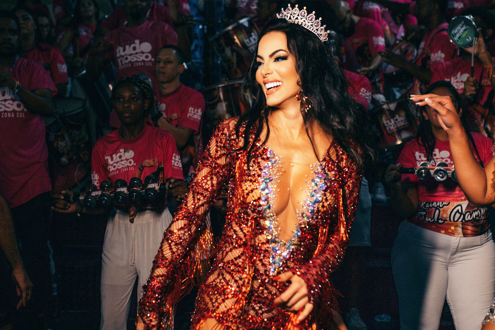 Rainha de Bateria Carla Prata recebe as coirmãs na Festa da Bateria do Tucuruvi